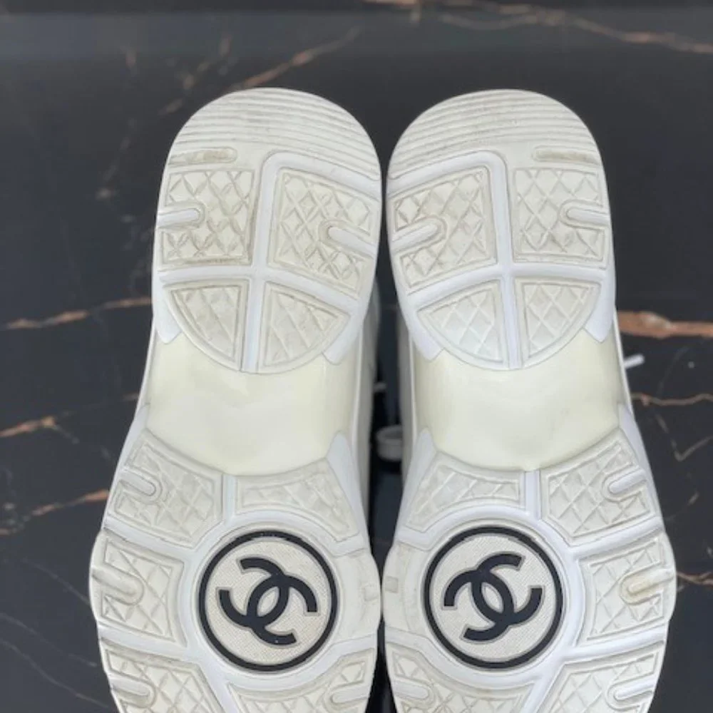 Chanel - Picture 5 of 5